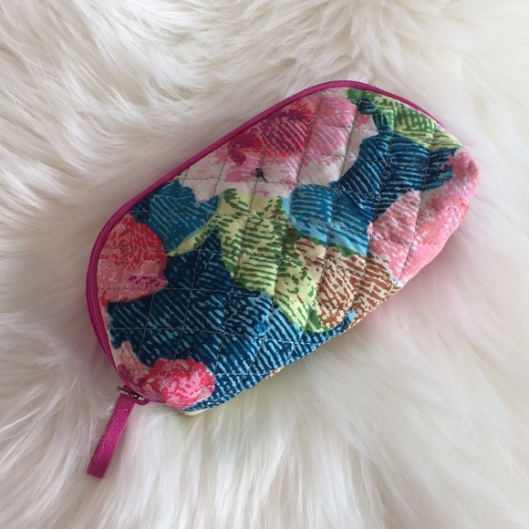 Sale! Clam shell makeup case - Picture 2 of 6